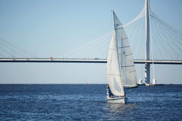 Comment planifier un voyage pour assister au spectacle des chutes d'eau gelées en Islande en hiver ?